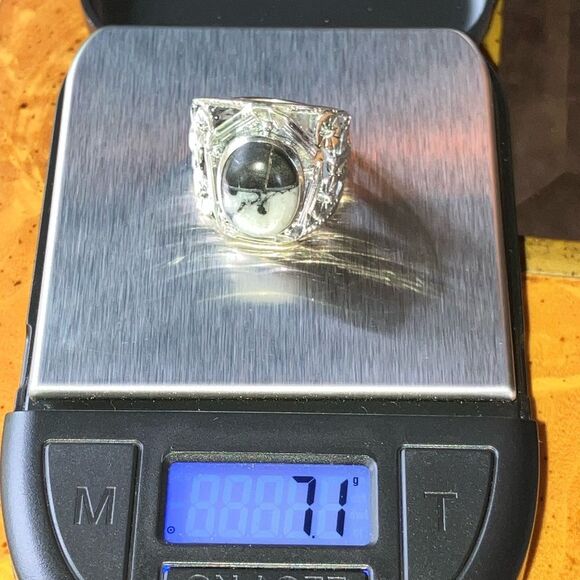 White Buffalo Sterling Silver Ring Size 7 - Picture 8 of 8